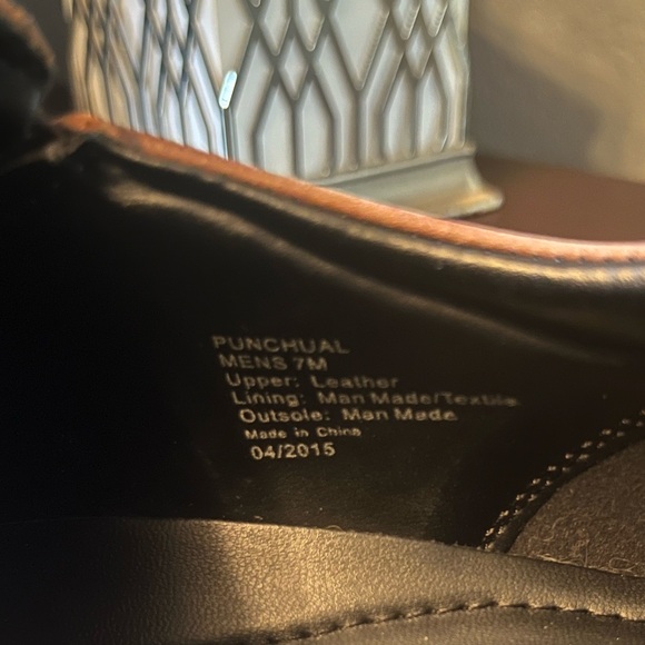 Kenneth Cole Reaction boys dress shoe size 7 - Picture 2 of 6